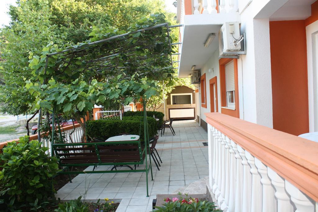 Apartments Brnjada Сутоморе Екстер'єр фото